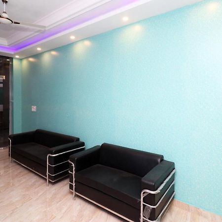 Oyo 25130 Hotel Royal Inn Нью-Делі Екстер'єр фото